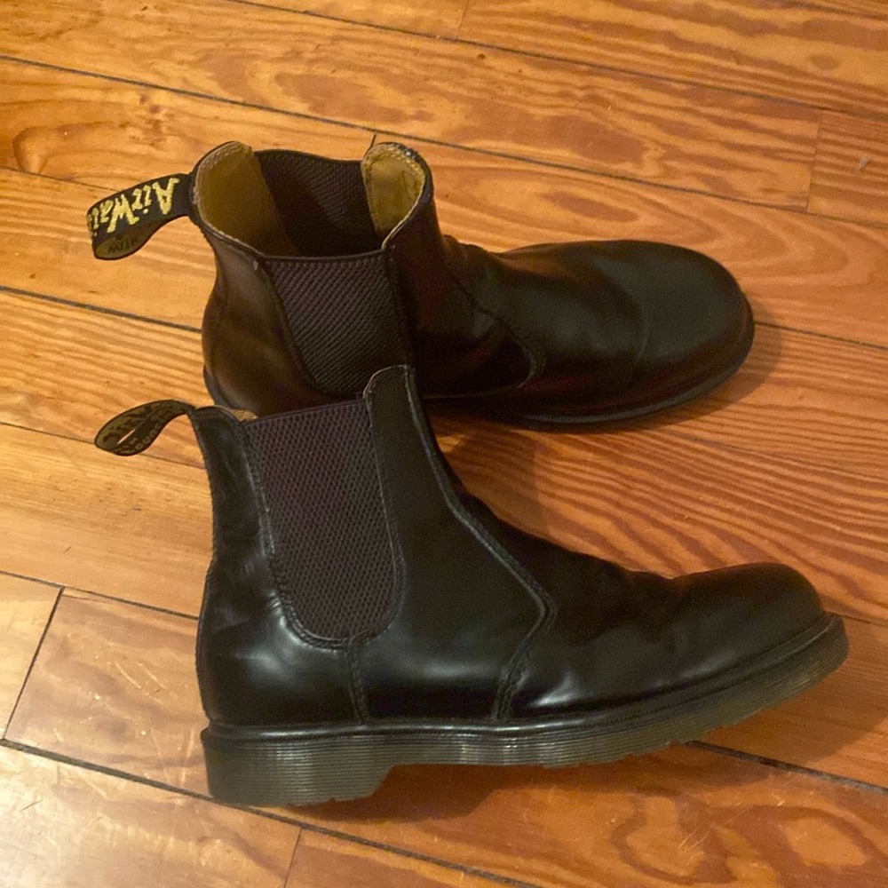 Doc Martens 2976 Smooth Leather Chelsea Boots Size 10M